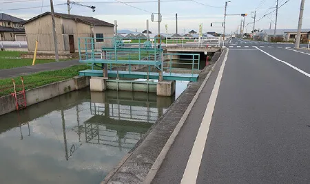 岡山市南区地内水路改良工事